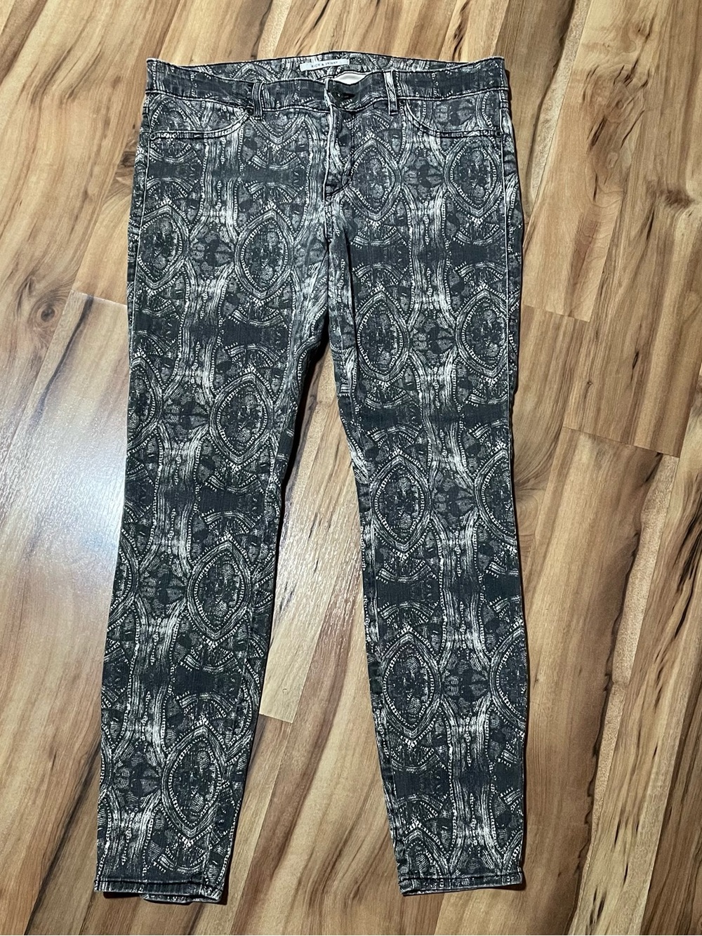 Rich & Skinny Marilyn Jeans Women Sz 32 Black White Dove Lace Pattern Skinny Leg